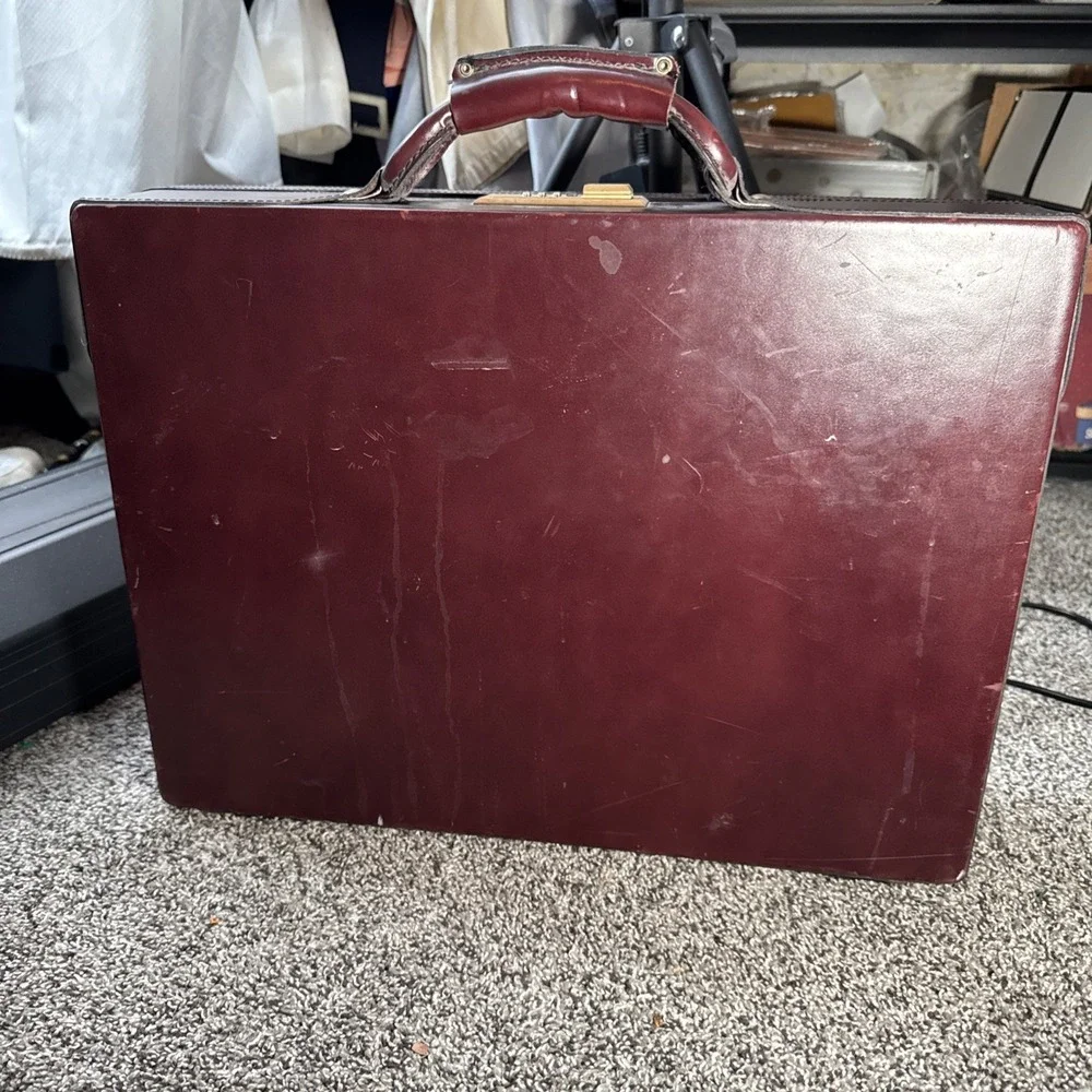 Hartmann Vintage Mens Attaché Briefcase Mahogany Bellting Leather